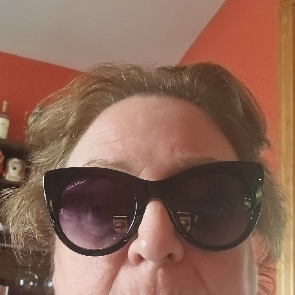 NWOT William Rast Sunglasses - Picture 5 of 5